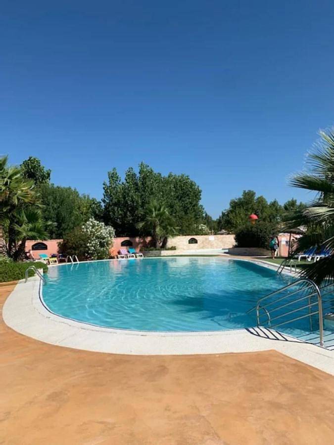 Location de vacances pour 6 personnes, avec bassin pour enfant ainsi que terrasse et piscine dans la Tamarissière - 4