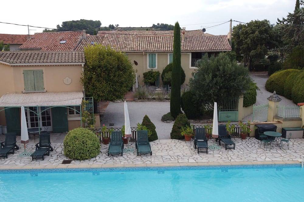 Appartement entier, Studio avec piscine idéal pour cycliste et sportifs. Animaux acceptés in Rasteau, Vaucluse