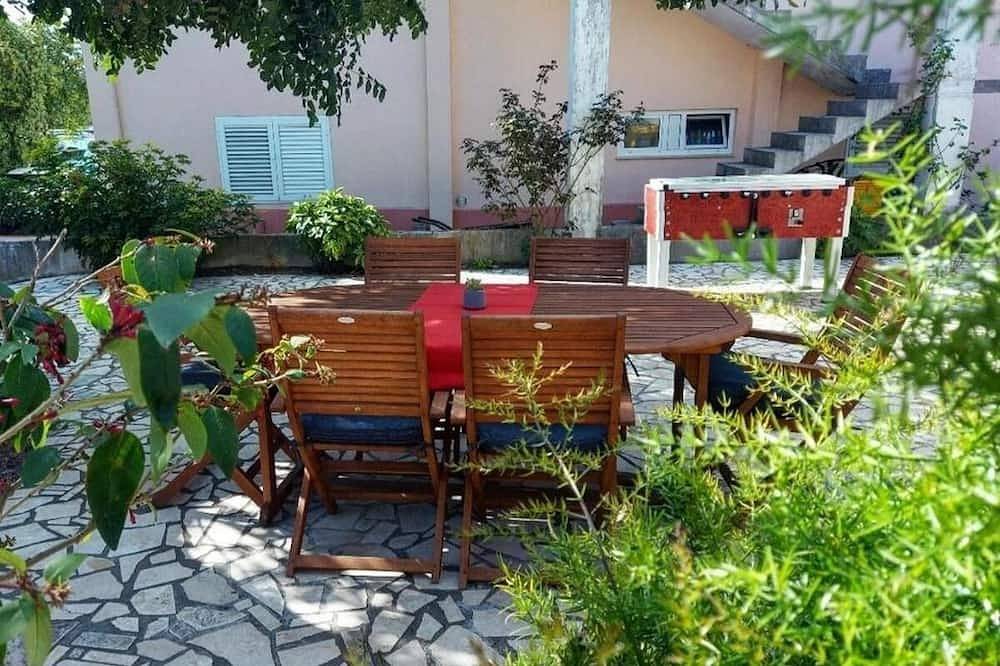 Ganze Wohnung, 1-Zimmer-Ferienwohnung mit Balkon Loviste, Peljesac in Dubrovnik-Neretva