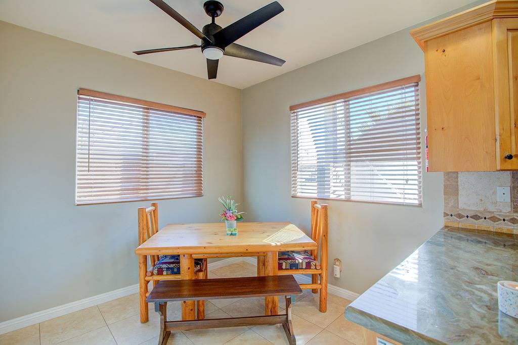 +Lake View House+ Walk to private sandy beach. Private lake access. in Lake Elsinore, Riverside County