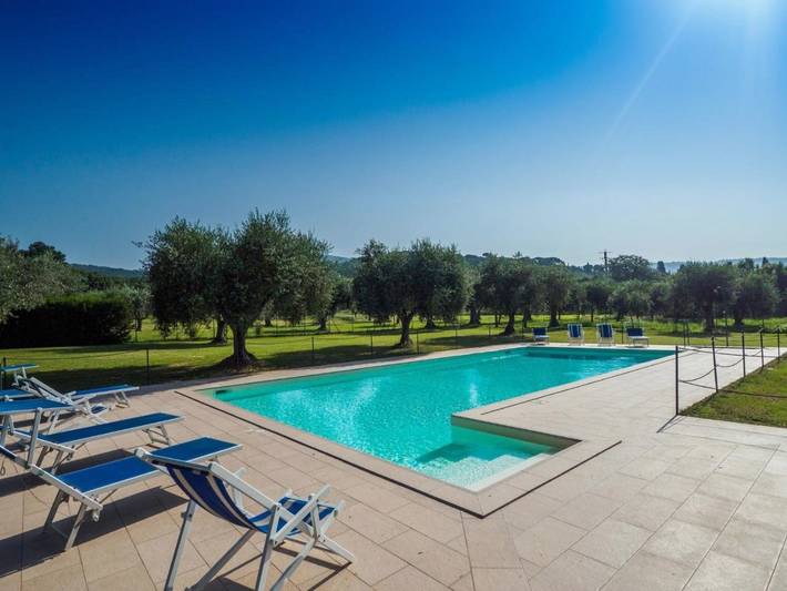 Gîte pour 4 personnes, avec vue ainsi que piscine et jardin, animaux acceptés à Tuoro sul Trasimeno - 3