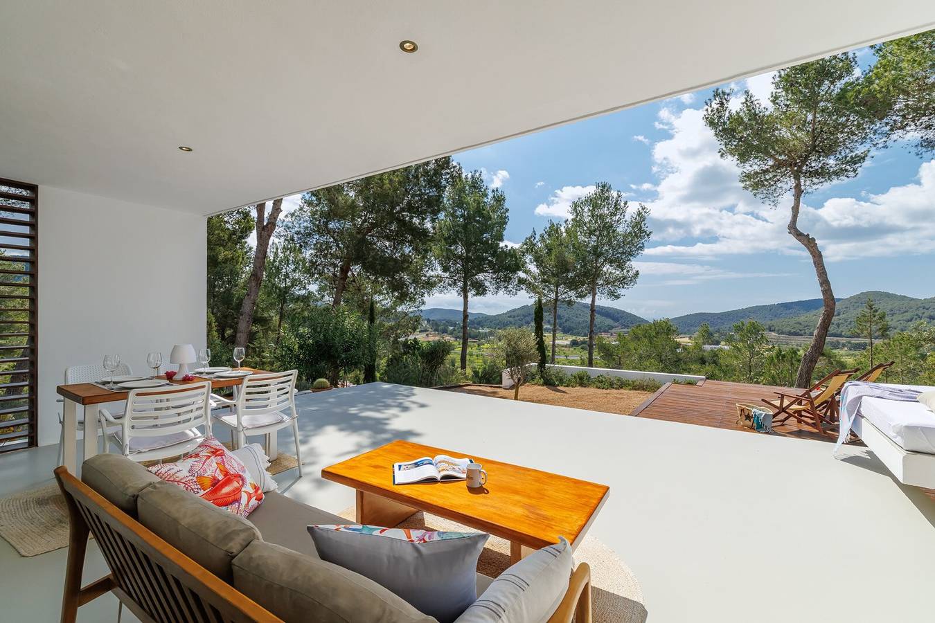 Vakantiehuis 'Can Prim' met Uitzicht op de Bergen, Wi-Fi en Airconditioning in San José (Ibiza), Sant Josep de sa Talaia