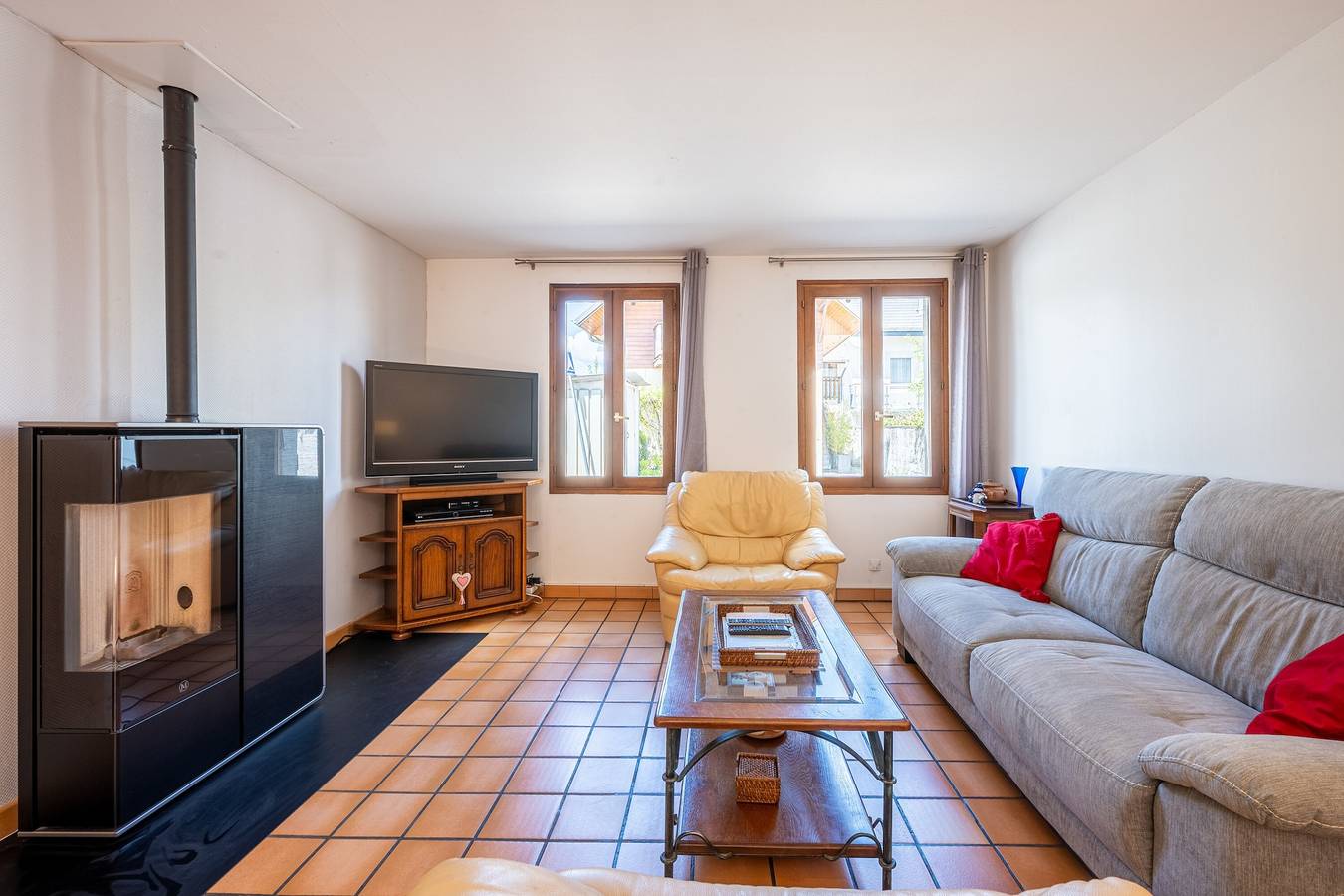 Maison 'Marie Andre' avec terrasse privée et Wi-Fi in Albens, Région de Chambéry