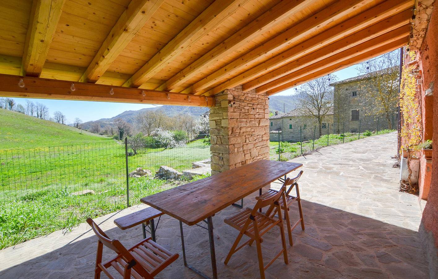 Casa vacanza per 9 persone con terrazza in Borgo Pace, Valtiberina