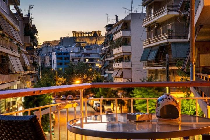 Casa de férias para 7 pessoas, com terraço, adaptado a crianças em Atenas