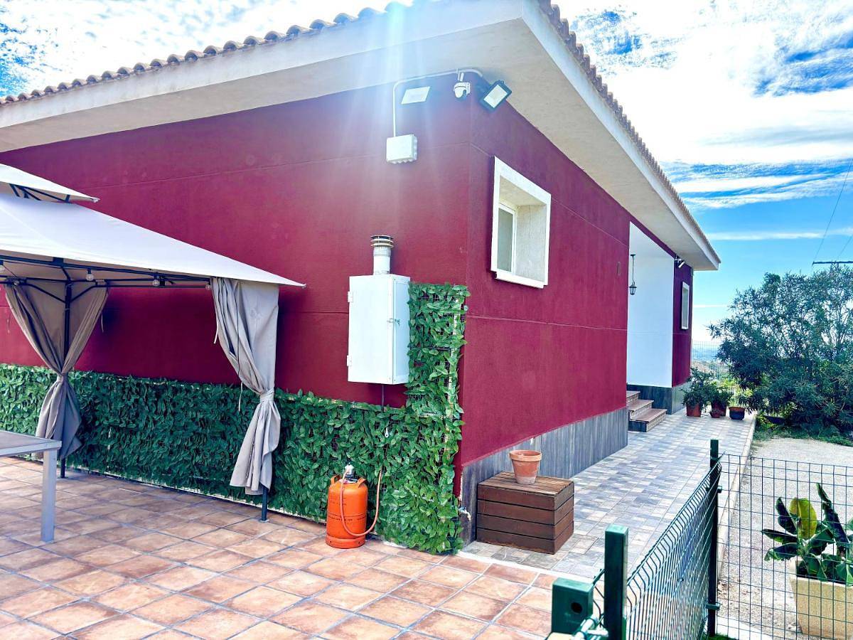 El Refugio de Nuria- Villa con Piscina Privada in Moralet, Alicante