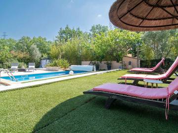 Gîte pour 6 personnes, avec jardin et terrasse à Bagnols-en-Forêt