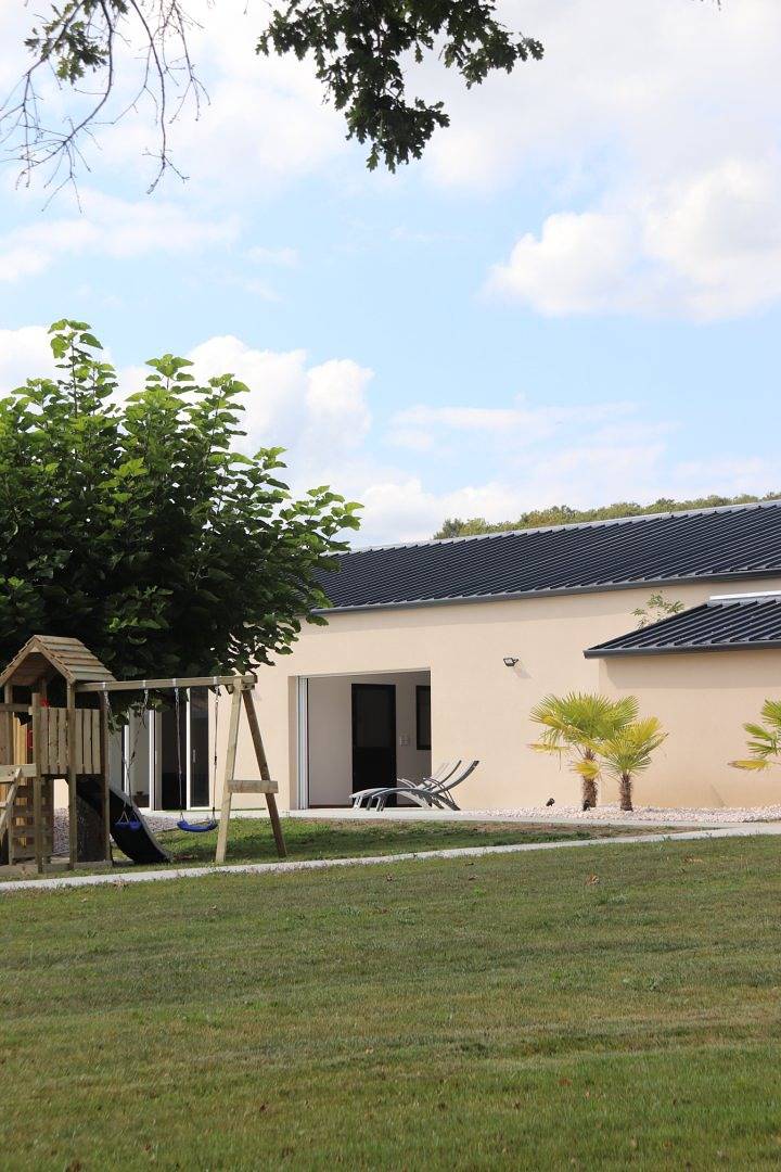 Gîte groupe 950 m² - 35 couchages - piscine intérieure in Sèvremont, Fontenay-le-Comte