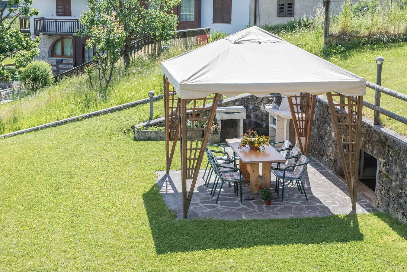 Appartamento intero, Appartamento rurale "Maso Margherita - Spleuza" con giardino e Wi-Fi in Almazzago, Commezzadura