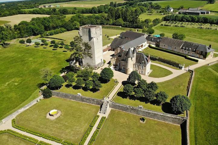 Gîte pour 10 personnes, avec jardin à Tendu