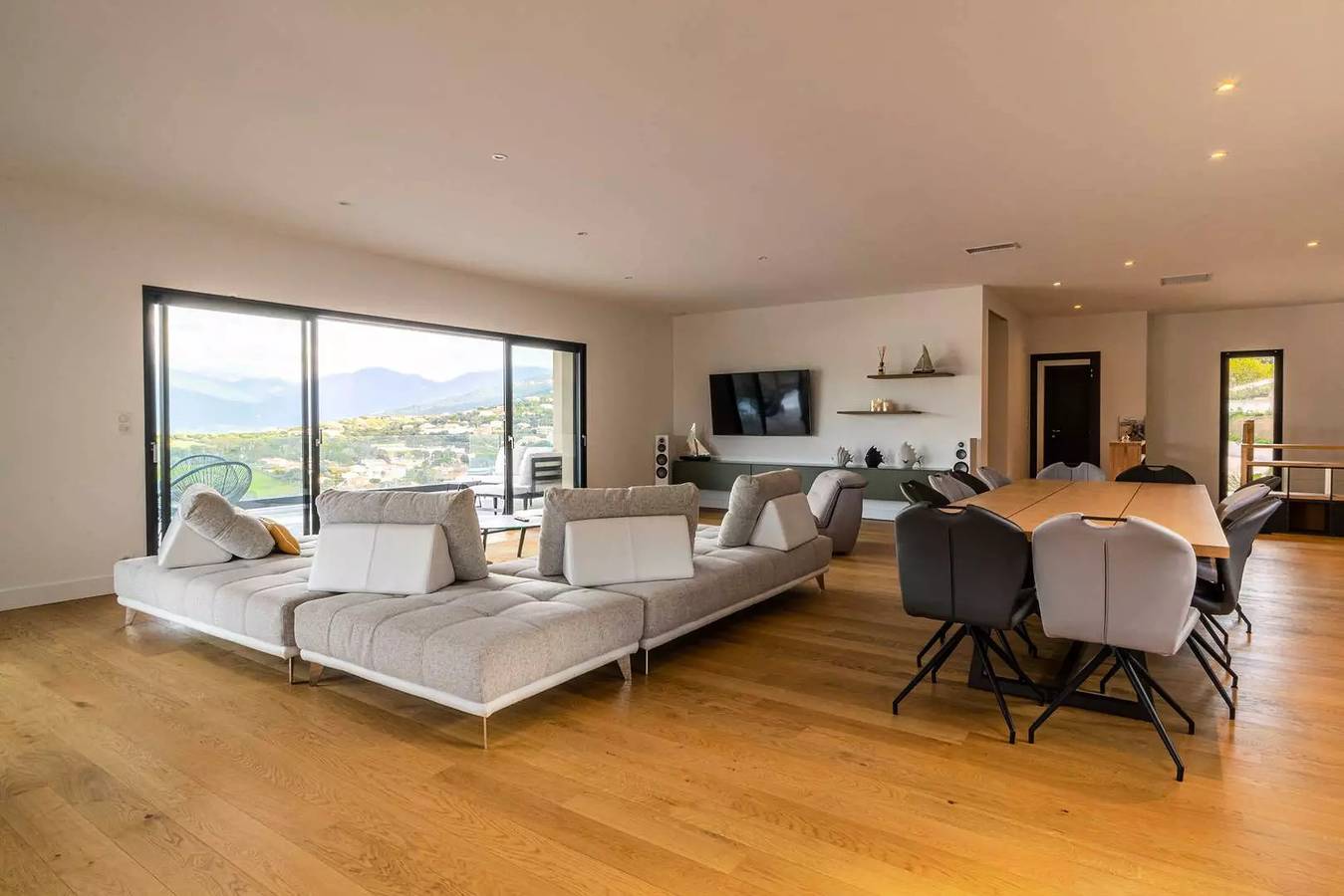 Villa Terra Bella piscina climatizada y vista al mar in Propriano, Distrito de Sartène