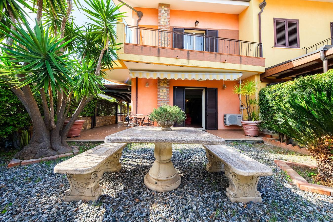 Villa per 8 Persone in Nizza di Sicilia, Provincia di Messina