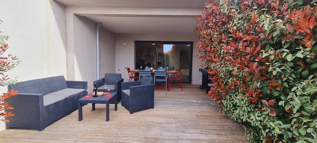 Gîte pour 6 personnes, avec terrasse ainsi que piscine et jardin, adapté aux familles à Lecci - 2