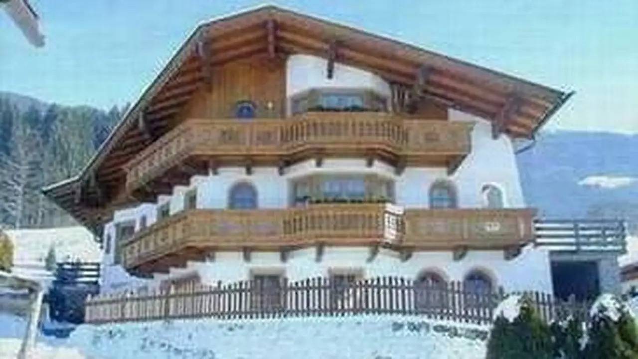 Geheel vakantieappartement, Vakantieappartement voor 7 personen met balkon in Hart im Zillertal, Bezirk Schwaz