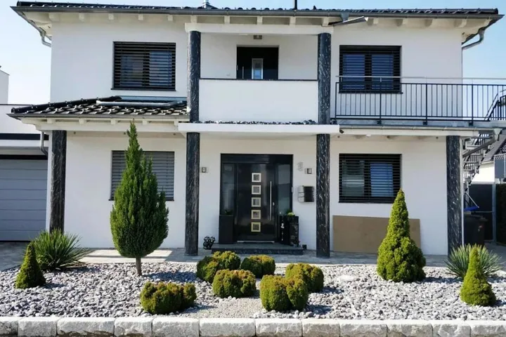 Ferienwohnung für 9 Personen, mit Balkon und Whirlpool, kinderfreundlich - 1