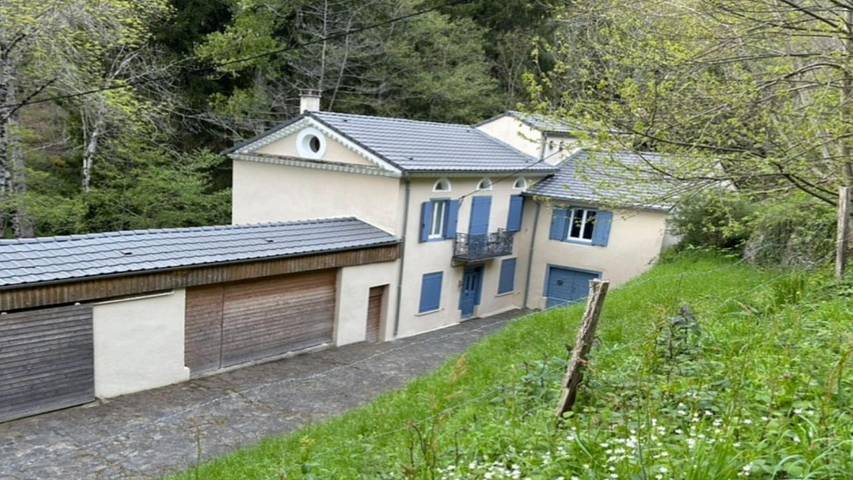 Gîte pour 6 personnes, avec jardin et jacuzzi à Caudebronde