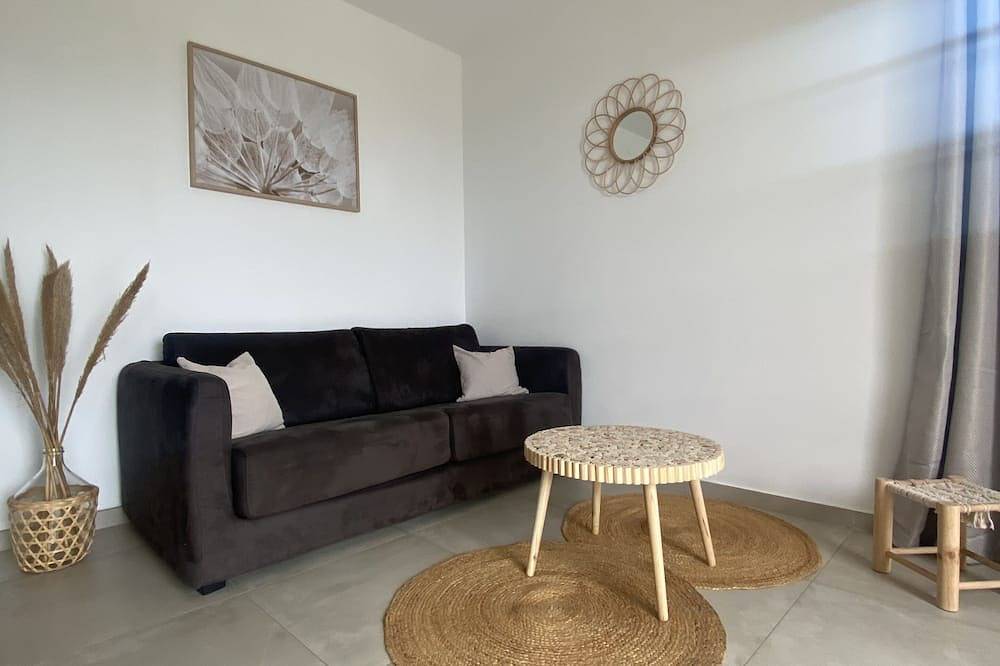 Charmant T2, climatisé à 10 min des plages in Santa-Reparata-di-Balagna, Région de Calvi