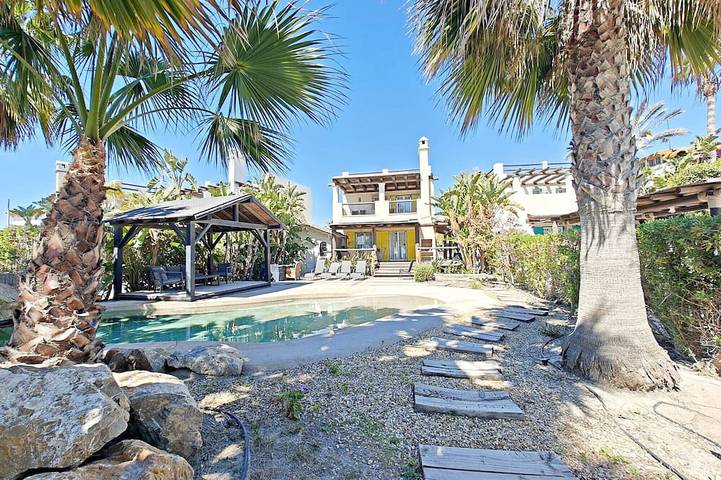 Villa für 10 Personen, mit Pool und Garten sowie Terrasse