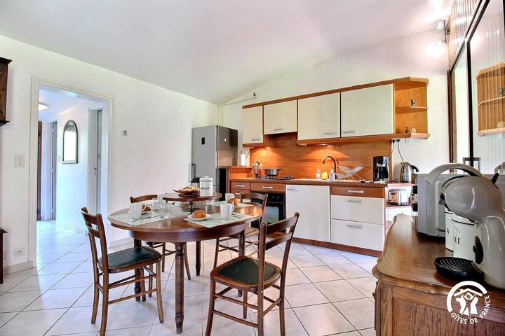 Gîte pour 4 personnes, avec Terrasse et Jardin à Meslan - 3