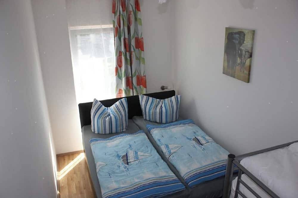 Appartement entier, Ferienwohnung Neuendorf für 1 - 9 Personen mit 2 Schlafzimmern - Trampolin, Boot in Neuendorf (Saal), Saal
