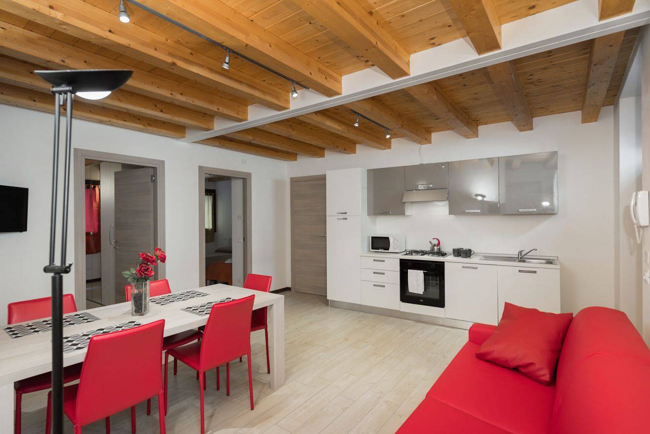 Apartamento entero, Modern and comfortable apartment close to San Zeno Basilica with 6 sleeps. in Centro Storico, Verona