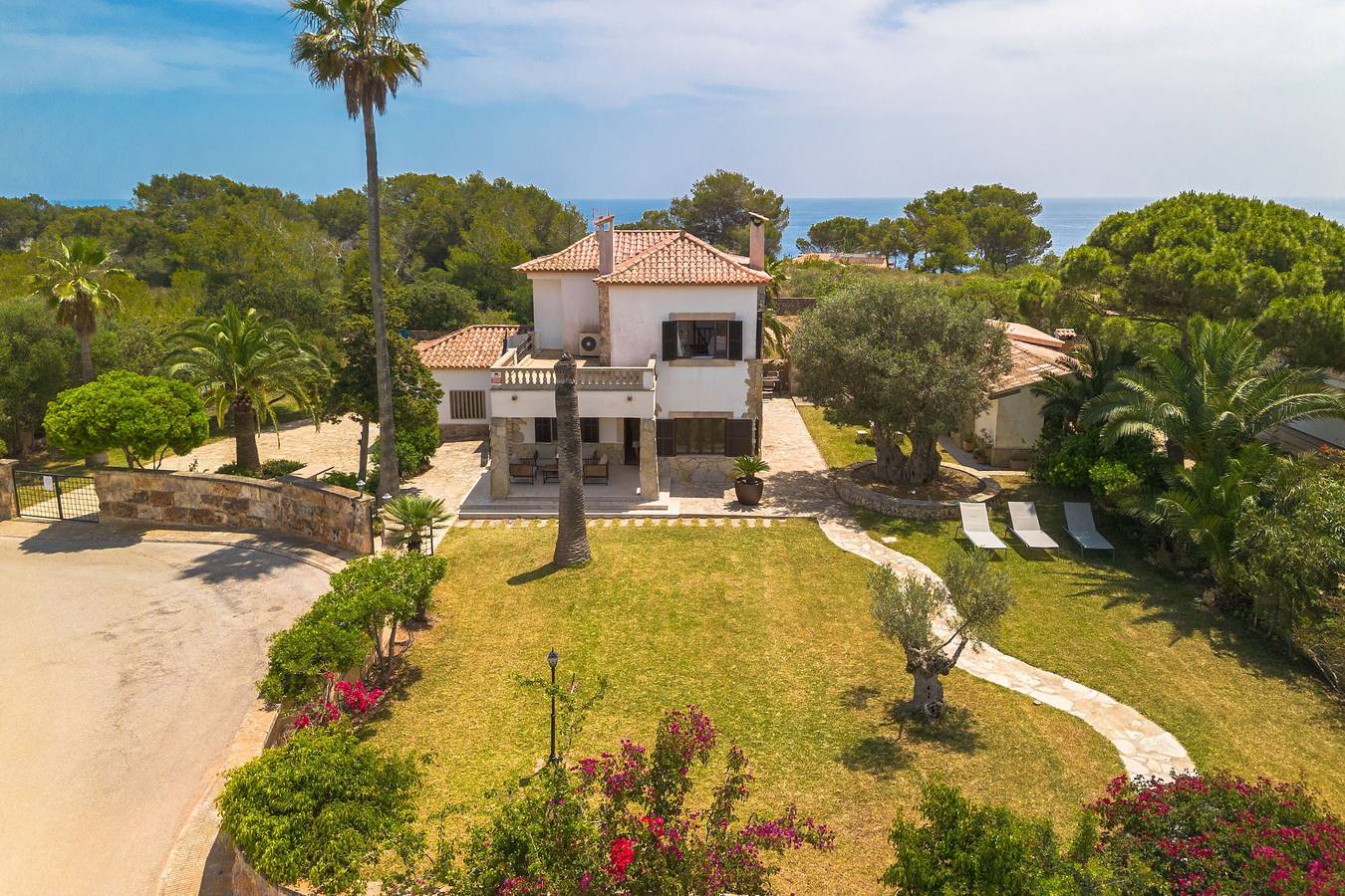 Can Jordi in Cala Llombards – Peaceful Mediterranean Retreat in Cala Llombards, Santanyí