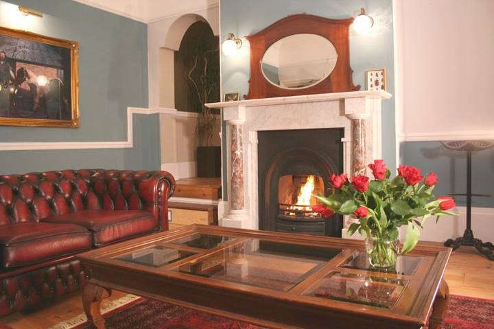 B&b for 3 people, with Terrace in Exeter