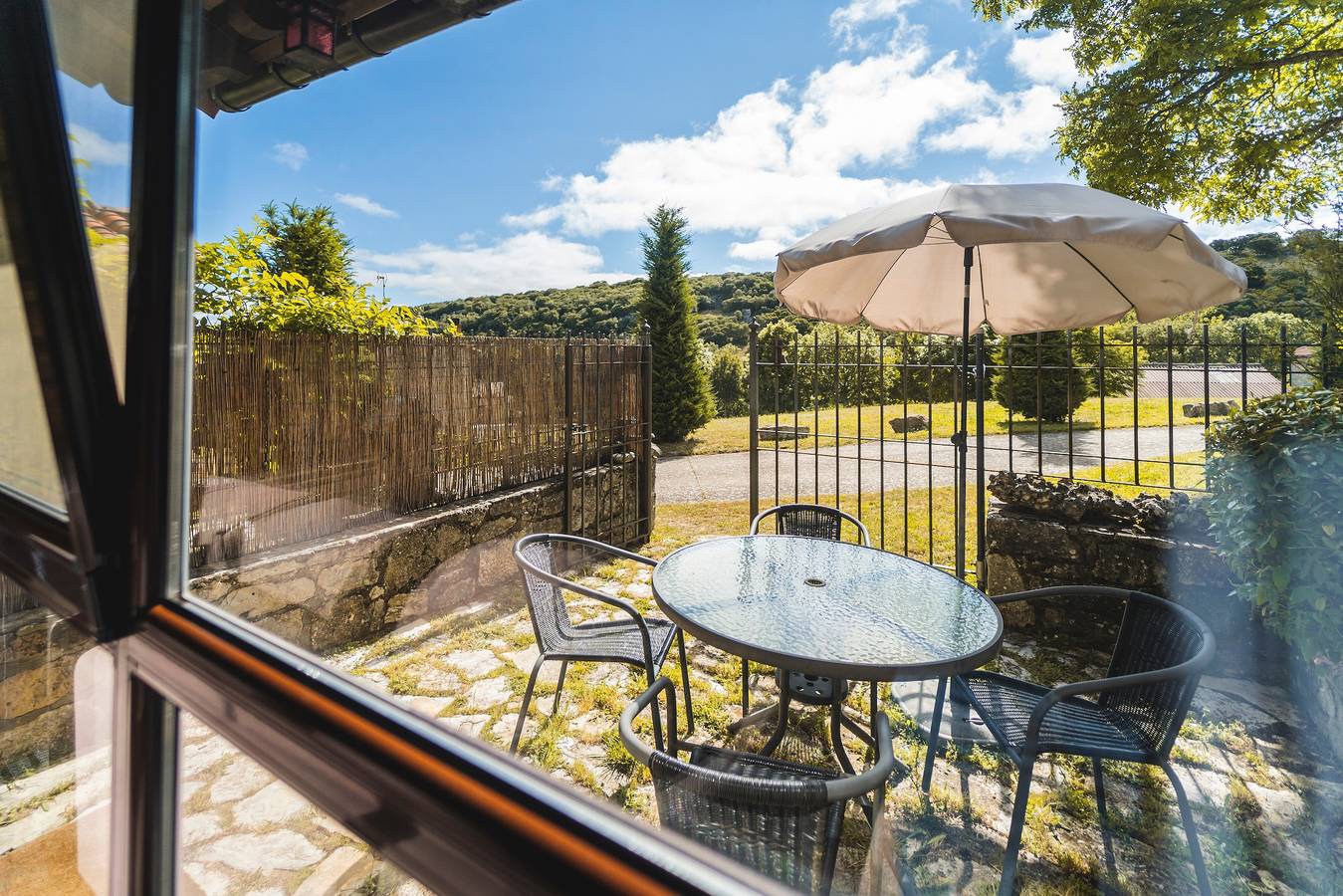 Landhuis 'Villamoronta' met uitzicht op de bergen, privéterras en Wifi, foto 14