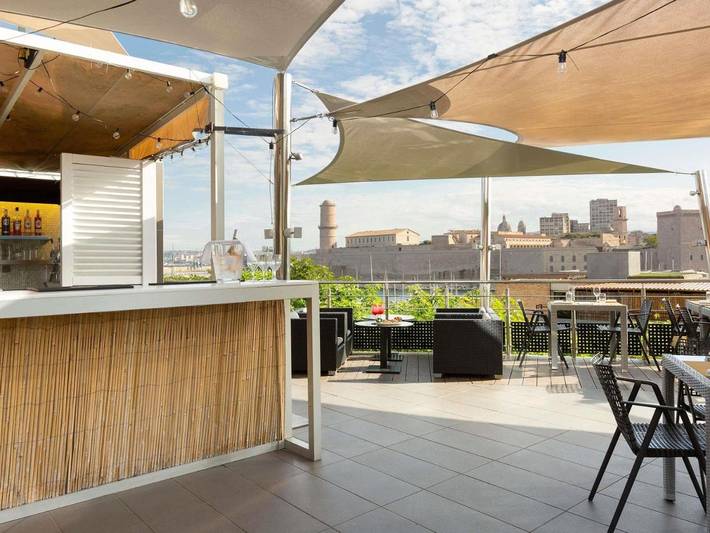 Hôtel pour 4 personnes, avec Terrasse et Piscine dans Plage des Catalans - 2