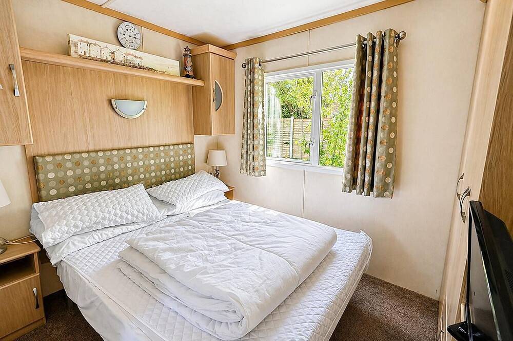 8 berth caravan at Orchards Haven in Clacton-on-Sea, Essex in Point Clear, St Osyth