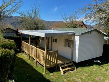 Camping pour 5 Personnes dans Vic-sur-Cère, Parc naturel régional des Volcans d'Auvergne, Photo 1