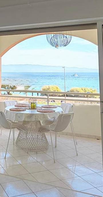 Gîte pour 2 personnes, avec jardin et vue dans Plage Marinella