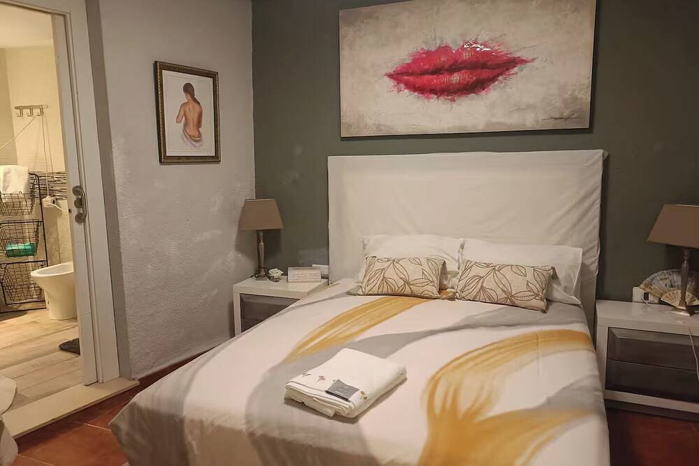 Nice 2 bedrooms villa.  private swimming pool.forest park in Llíria, Valencia Provinz