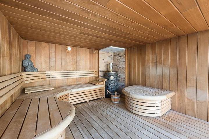 Gîte pour 8 personnes, avec piscine et sauna ainsi que jardin et jacuzzi à Avelgem