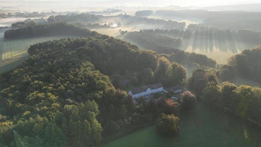 Location de vacances pour 40 personnes, avec vue ainsi que jardin et piscine, animaux acceptés dans Tillet - 3