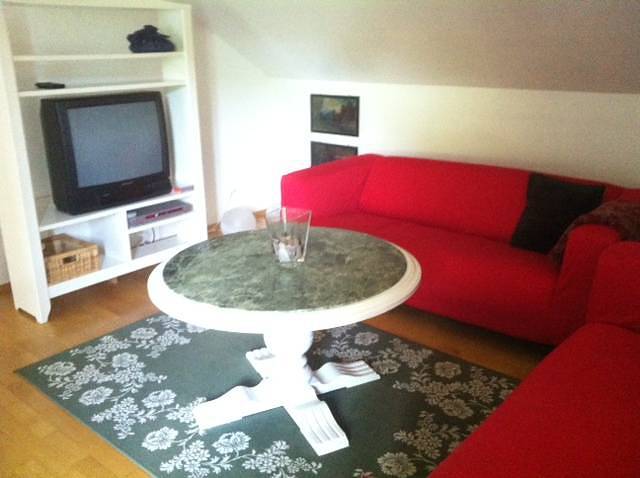 Ganze Ferienwohnung, Haus Schönblick - Ferienwohnung 100qm, 2 Schlafzimmer, max. 5 Personen in Dettingen an der Erms, Albsteig Etappe 9