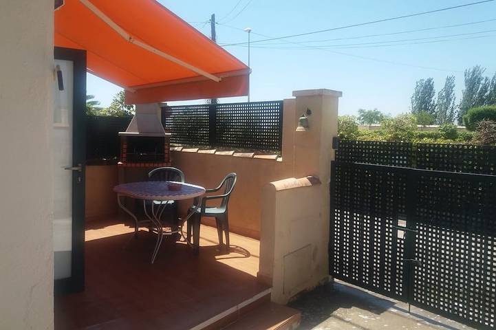 Casa rural para 3 personas, con terraza en La Cava