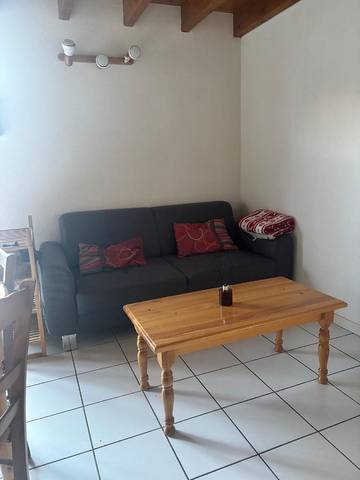 Gîte pour 4 personnes, avec terrasse à Aucun