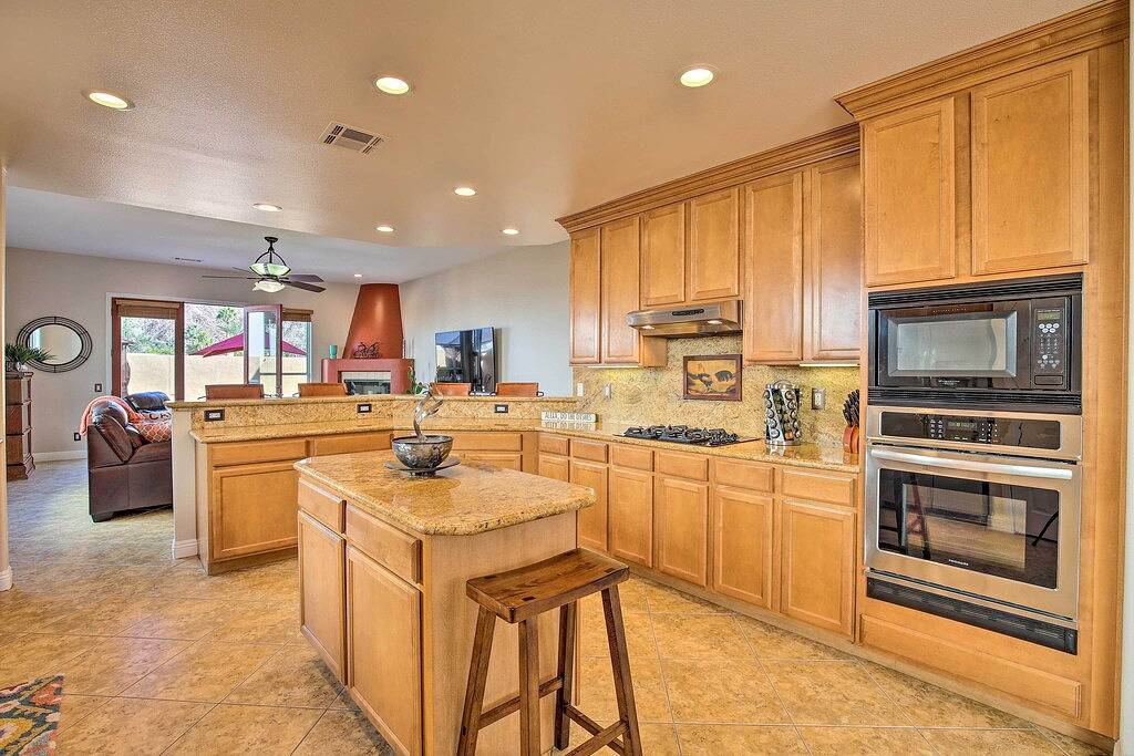 Neu! Verschwenderische Flucht mit Pool in der Nähe der Altstadt von La Quinta! in La Quinta (CA), Coachella Valley