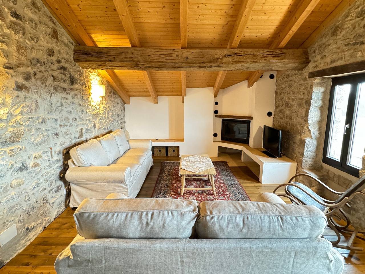 Casa vacacional 'La Cavallera' con vistas a la montaña, jardín compartido y Wi-Fi in Ogassa, Pirineo Catalan