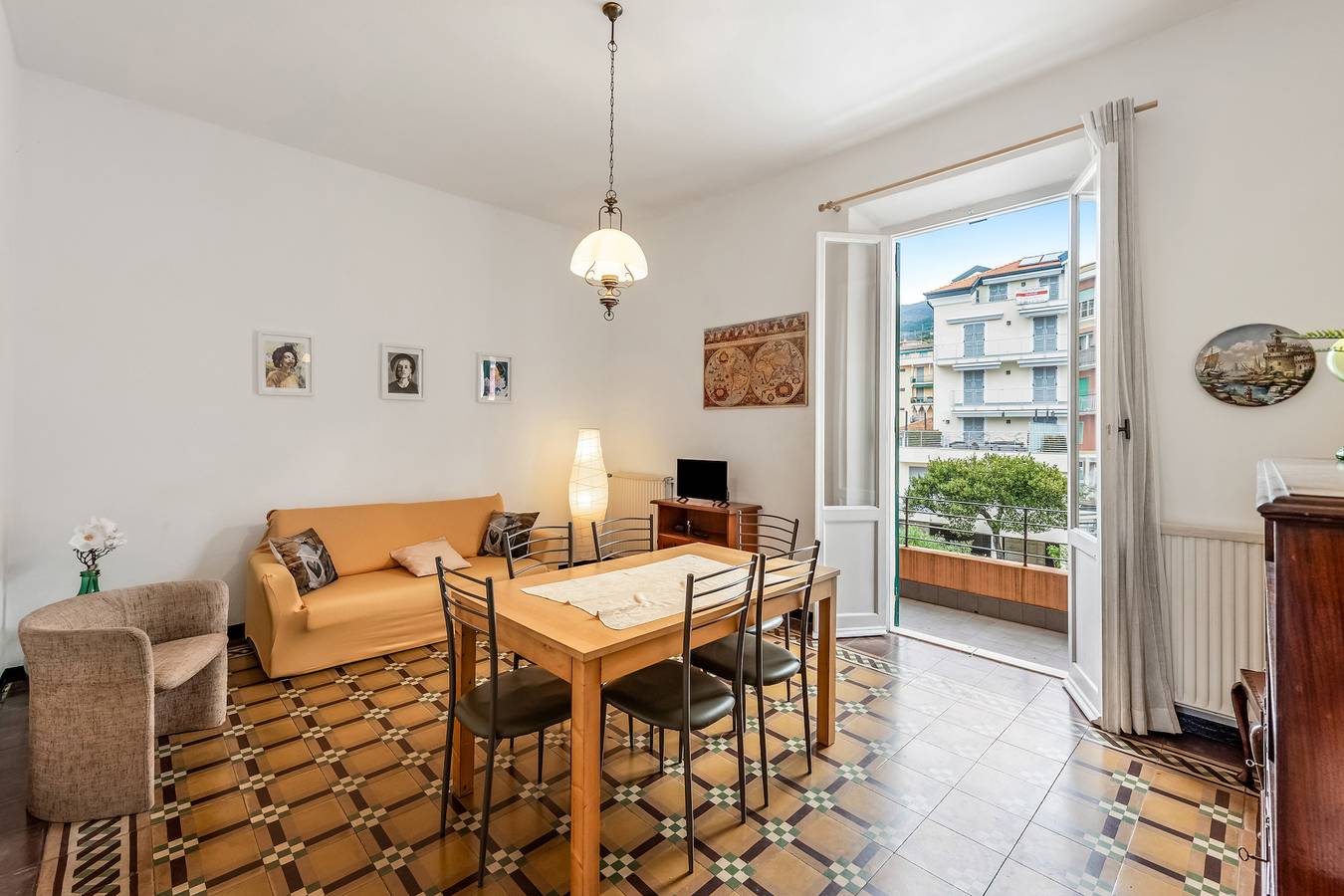 Apartamento entero, Acogedor apartamento de 110 m² con balcón, cerca de la playa de Portobello. in Lavagna, Lavagna Municipio