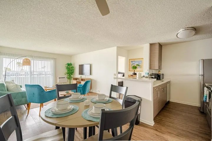 Apartamento de vacaciones para 5 personas, con terraza además de jacuzzi y piscina - 1