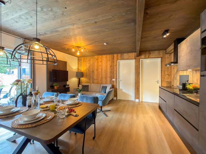 Ganze Wohnung, Stilvolles Apartment mit Bergblick an einem See in Afritz am See, Villach-Land