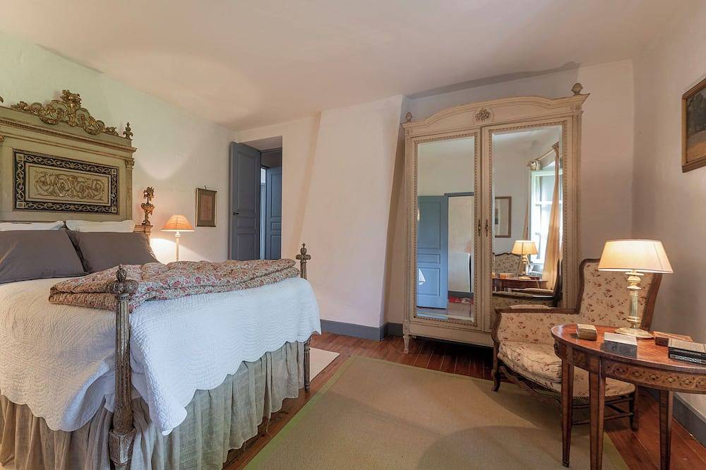 Vacation home for rent in Provence, near Alpilles in Eyragues, Region de Arles