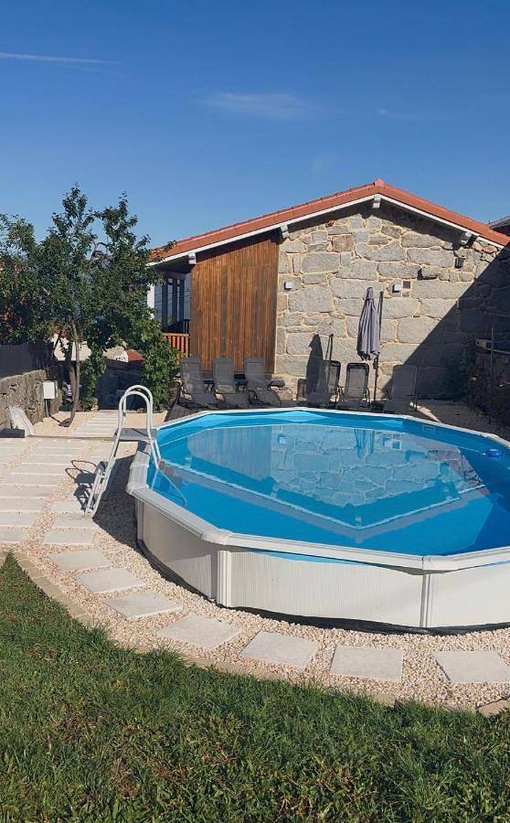 Casa de férias para 6 pessoas, com Varanda e Terraço e ainda Jardim and Piscina em Lobios
