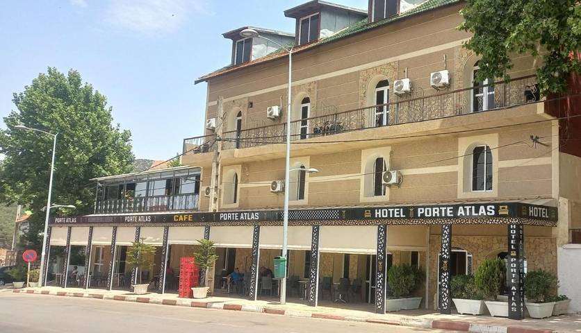 Hôtel pour 4 personnes, avec terrasse et vue dans Imouzzer du Kandar - 3