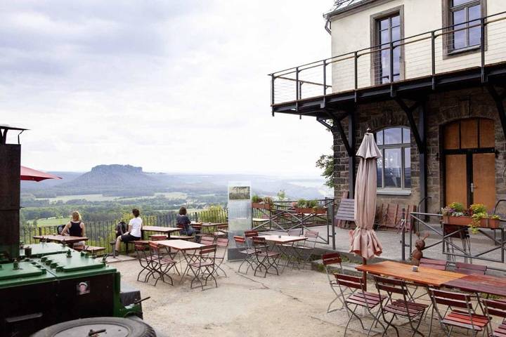Hotel für 2 Personen, mit Balkon und Terrasse sowie Ausblick in Hohnstein - 3