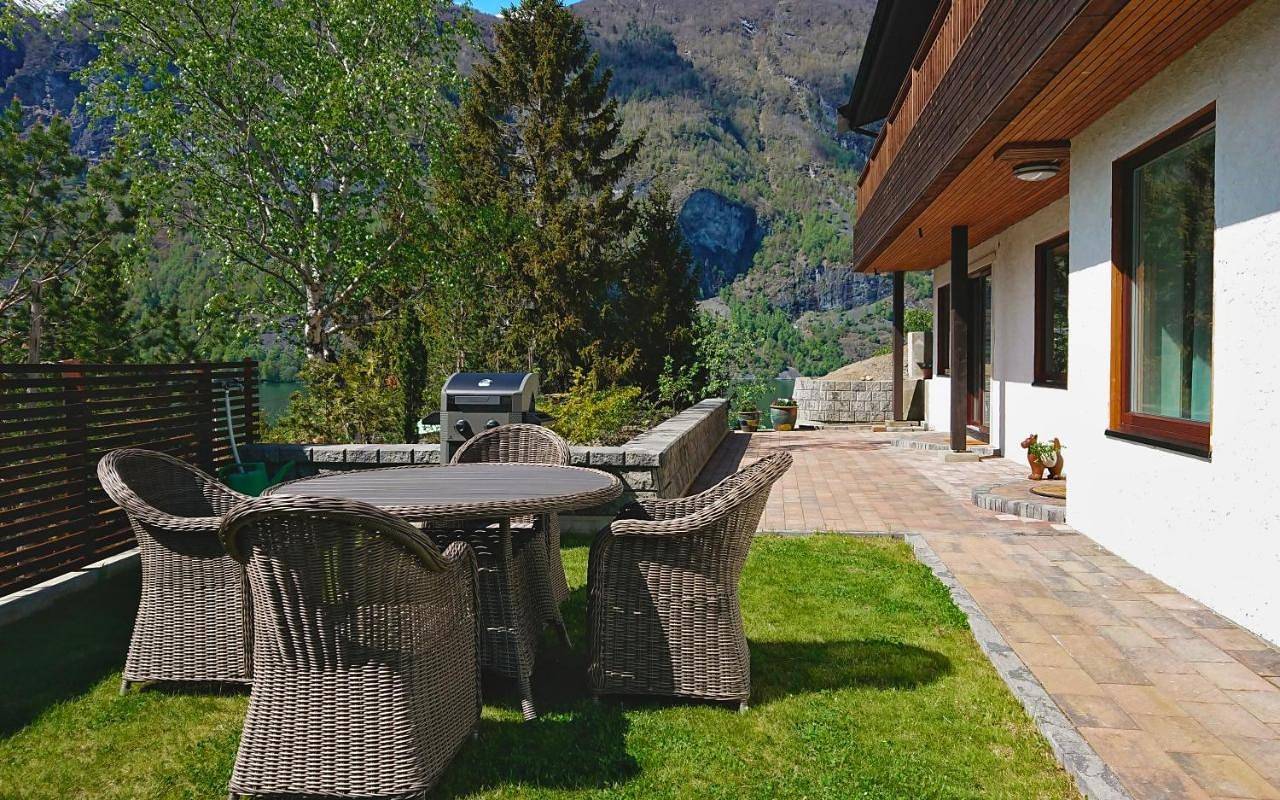Ganze Wohnung, Otnes Fjordside - Large 80m2 860sqft in Sognefjord