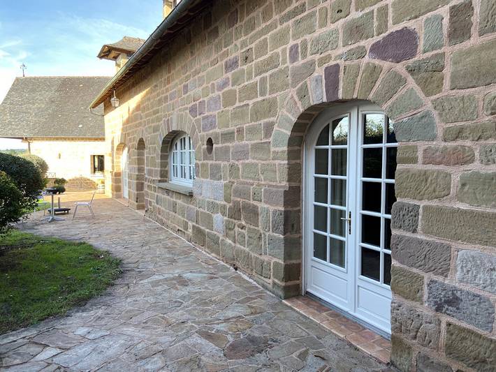 Gîte pour 6 personnes, avec terrasse et jardin, animaux acceptés à Saint-Aulaire (Corrèze)