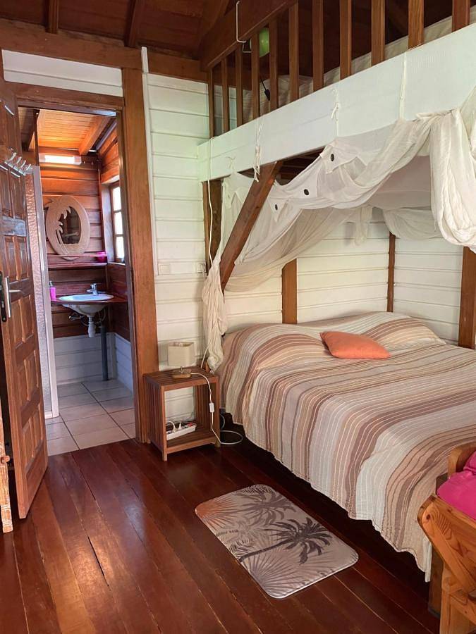 Appartement de vacances pour 4 personnes, avec vue ainsi que jardin et balcon